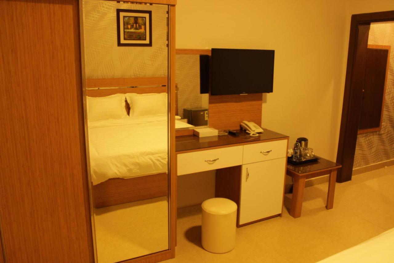 الفخامة الماسية للوحدات السكنية المفروشة Aparthotel Sidi Hamzah Luaran gambar