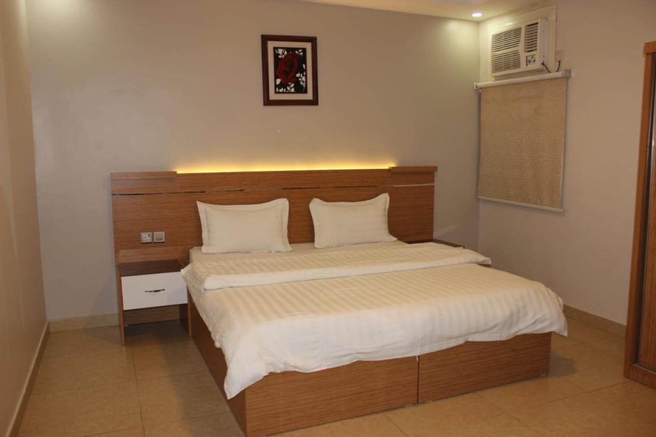 الفخامة الماسية للوحدات السكنية المفروشة Aparthotel Sidi Hamzah Luaran gambar
